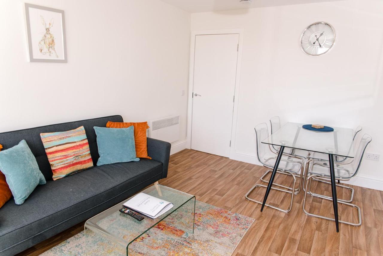 Greenstar Apartments - 2 Minute Walk Away Into City Centre - 6 Individual Flats - Next To Abertay University - 1 Bed 2 Bed & 3 Bedroom Flats - Fully Equipped - Short - Mid - Long Stays Welcome Dundee Zewnętrze zdjęcie