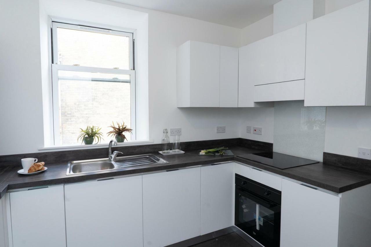 Greenstar Apartments - 2 Minute Walk Away Into City Centre - 6 Individual Flats - Next To Abertay University - 1 Bed 2 Bed & 3 Bedroom Flats - Fully Equipped - Short - Mid - Long Stays Welcome Dundee Zewnętrze zdjęcie