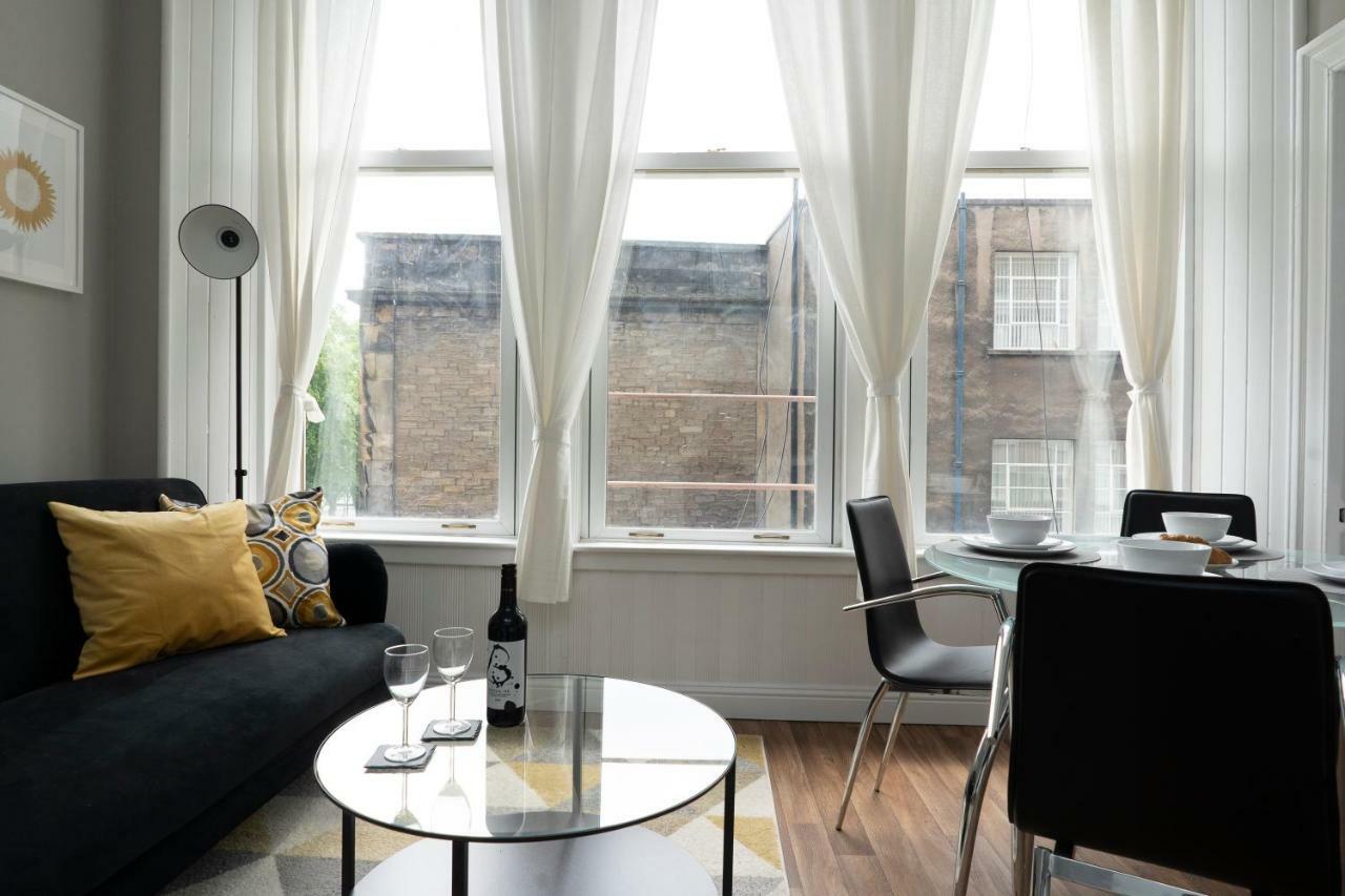 Greenstar Apartments - 2 Minute Walk Away Into City Centre - 6 Individual Flats - Next To Abertay University - 1 Bed 2 Bed & 3 Bedroom Flats - Fully Equipped - Short - Mid - Long Stays Welcome Dundee Zewnętrze zdjęcie